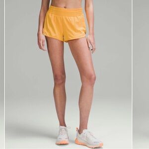 Lululemon Hotty Hot High-Rise Lined Short 2.5"